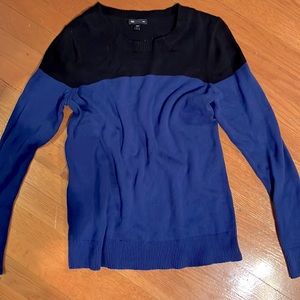 Gap sweater